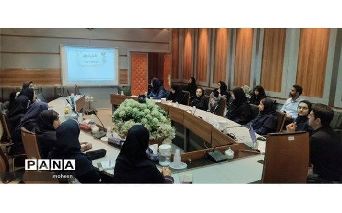 جشنواره دانایی فرصت مناسبی برای برنامه ریزی و آمادگی شورای دانش آموزی در سال تحصیلی است