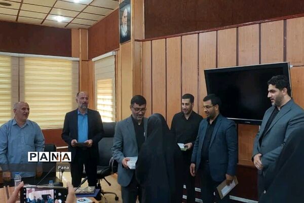 مراسم رونمایی از کتاب دانش‌آموز خبرنگار پانا