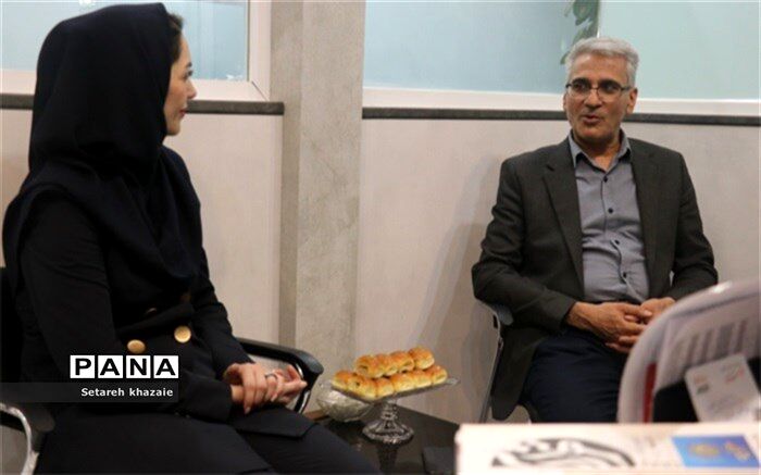 خبرنگاران، معنا بخش هویت جامعه هستند