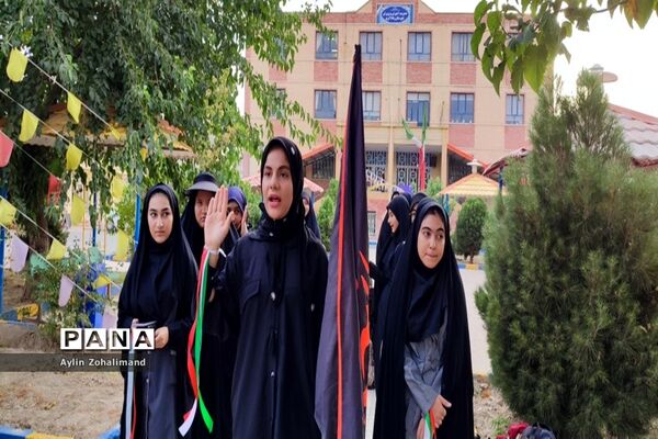 اعزام دانش‌آموزان دختر رباط‌کریم به اردوی یاورمربیان