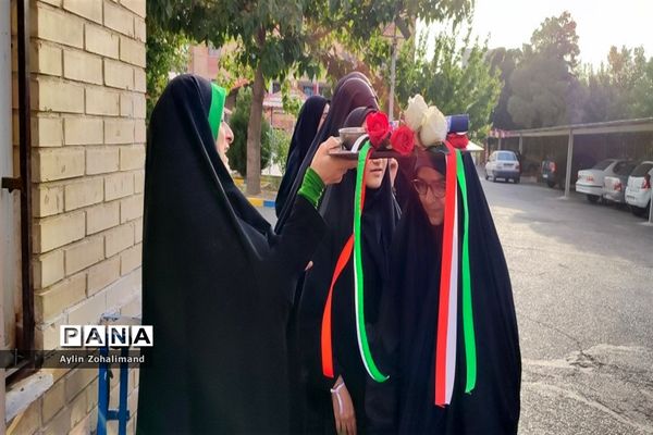 اعزام دانش‌آموزان دختر رباط‌کریم به اردوی یاورمربیان