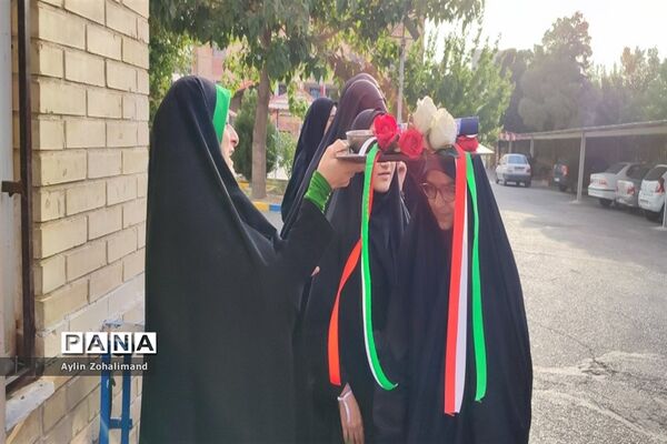 اعزام دانش‌آموزان دختر رباط‌کریم به اردوی یاورمربیان