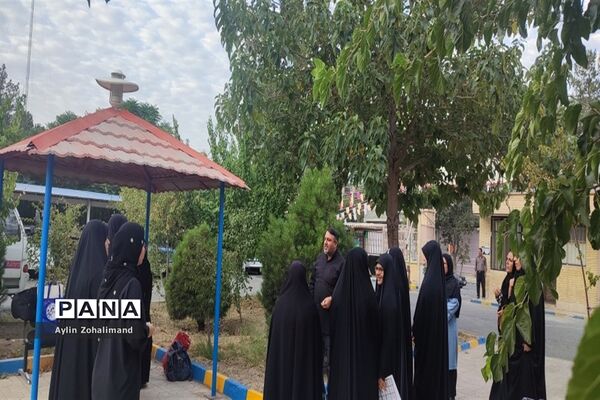 اعزام دانش‌آموزان دختر رباط‌کریم به اردوی یاورمربیان
