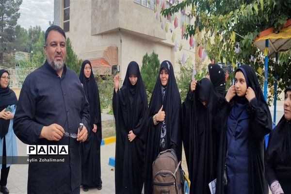 اعزام دانش‌آموزان دختر رباط‌کریم به اردوی یاورمربیان