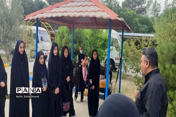 اعزام دانش‌آموزان دختر رباط‌کریم به اردوی یاورمربیان
