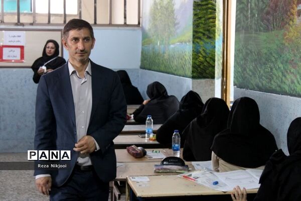آزمون استخدامی دبیری در ناحیه یک بهارستان