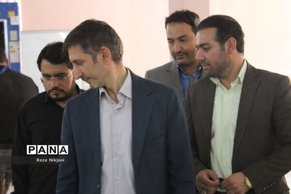 آزمون استخدامی دبیری در ناحیه یک بهارستان