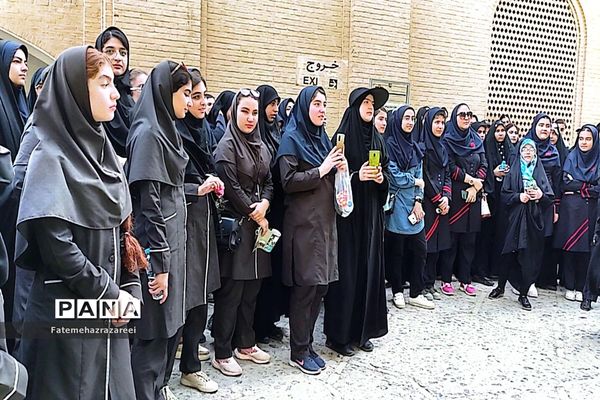 حضور دانش‌آموزان سمپاد منطقه ۱۲ در پارک ملی هوا و فضای تهران و پایگاه پهپاد شهر کاشان