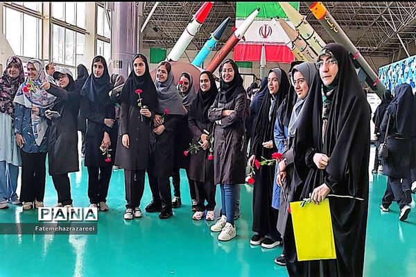 حضور دانش‌آموزان سمپاد منطقه ۱۲ در پارک ملی هوا و فضای تهران و پایگاه پهپاد شهر کاشان