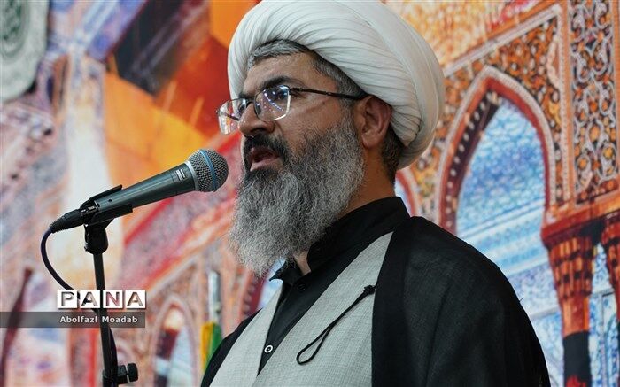 اصحاب رسانه باید به قانون و  اخلاق اسلامی پایبند باشند