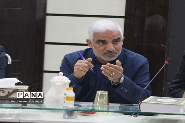 جلسه ستاد ثبت‌نام استانی و شورای معاونان اداره‌کل آموزش و پرورش استان بوشهر