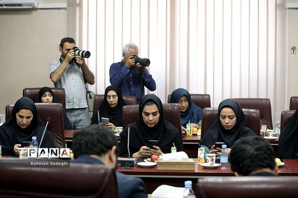 نشست خبری  معاون پارلمانی رئیس جمهور