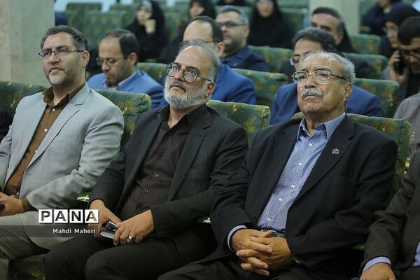 مراسم تجلیل از مناطق فعال شهر تهران در اکران‌های مدرسه‌ای فیلم‌های مستند خیرین