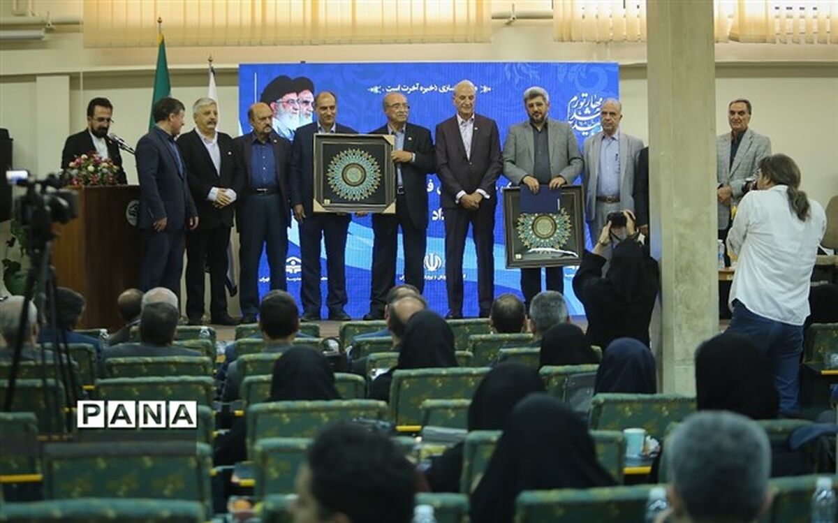 اکران مستند زندگینامه خیرین مدرسه‌ساز در 1473 مدرسه شهر تهران