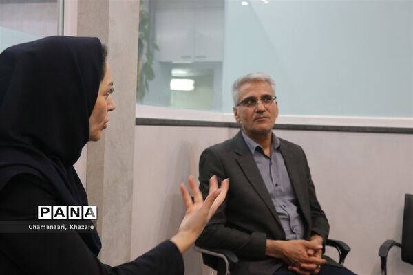 بازدید معاون سوادآموزی خراسان‌رضوی به‌مناسبت روز خبرنگار از سازمان آگهی‌های روزنامه  خراسان