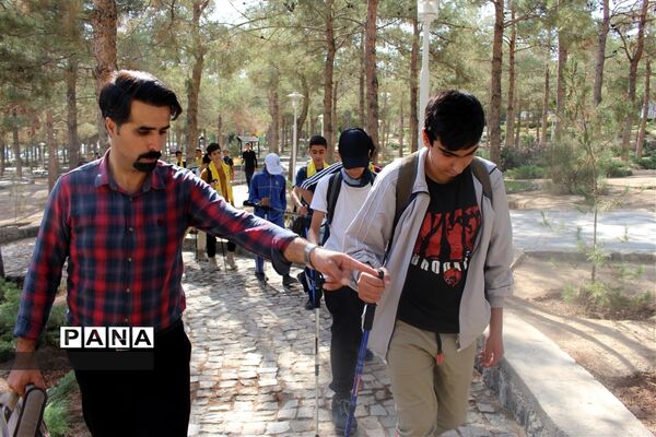 کلاس آموزشی کوهنوردی برای دانش‌آموزان عضو سازمان دانش‌آموزی  استان اصفهان