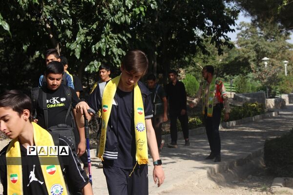 کلاس آموزشی کوهنوردی برای دانش‌آموزان عضو سازمان دانش‌آموزی  استان اصفهان