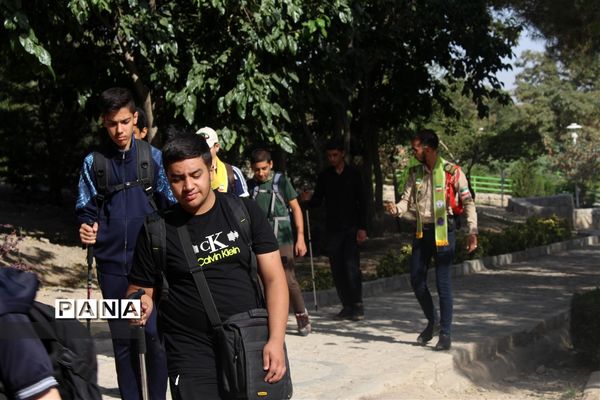 کلاس آموزشی کوهنوردی برای دانش‌آموزان عضو سازمان دانش‌آموزی  استان اصفهان