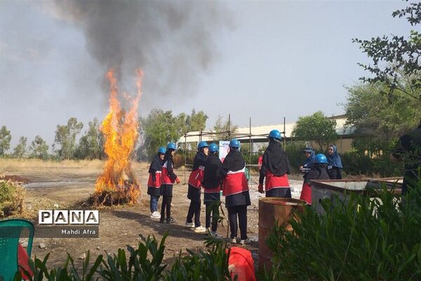 شرکت دانش‌آموزان دبیرستان قدس در مرحله استانی المپیاد آماده