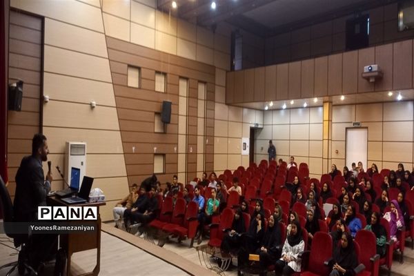 همایش بزرگ انتخاب رشته در خلیل‌آباد