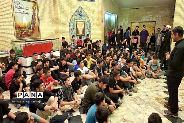 استقبال پرشور دانش‌آموزان منطقه ۸ از اردوی راهیان نور غرب کشور