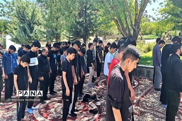 استقبال پرشور دانش‌آموزان منطقه ۸ از اردوی راهیان نور غرب کشور