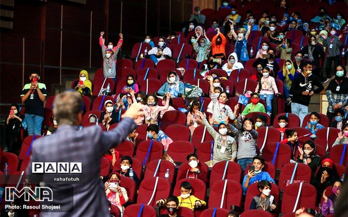فرزاد اژدری: نسل دیروز باید خودش را با نسل امروز تطبیق دهد