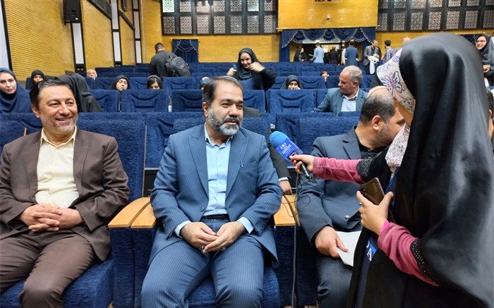 مدیران باید در برابر خبرنگاران پاسخگو باشند