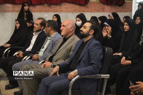 بازدید معاون امور جوانان وزارت ورزش و جوانان از اردوی طلایه‌داران فردا در تبریز