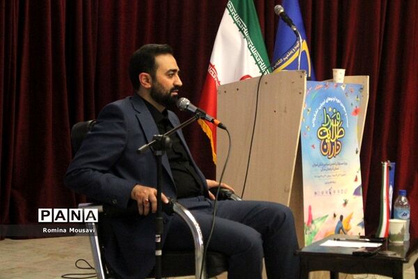 بازدید معاون امور جوانان وزارت ورزش و جوانان از اردوی طلایه‌داران فردا در تبریز