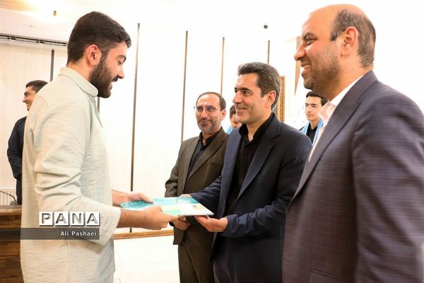 آئین تجلیل از خبرنگاران فعال ناحیه سه مشهد مقدس