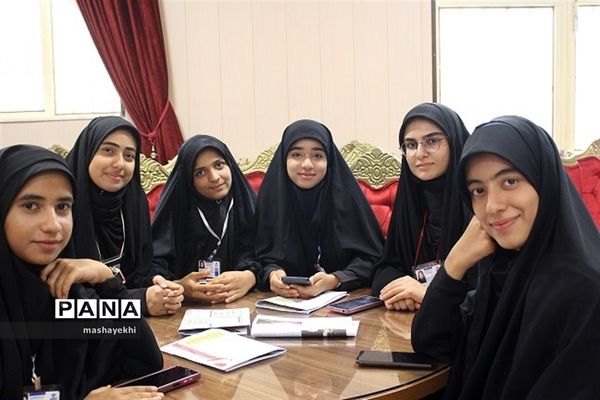 نشست صمیمی اصحاب رسانه با مدیرکل آموزش و پرورش استان کرمان