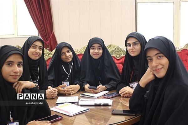 نشست صمیمی اصحاب رسانه با مدیرکل آموزش و پرورش استان کرمان
