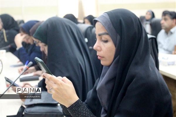 نشست صمیمی اصحاب رسانه با مدیرکل آموزش و پرورش استان کرمان