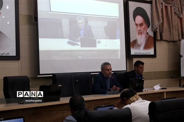 نشست صمیمی اصحاب رسانه با مدیرکل آموزش و پرورش استان کرمان