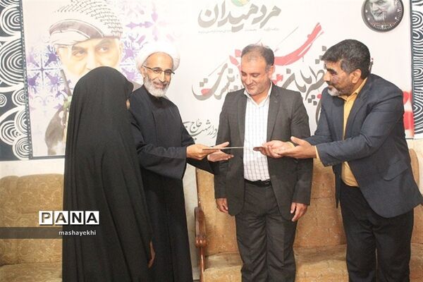 تجلیل از خبرنگاران پانا توسط رئیس رسانه و تبلیغات فرهنگ و ارشاد اسلامی کرمان