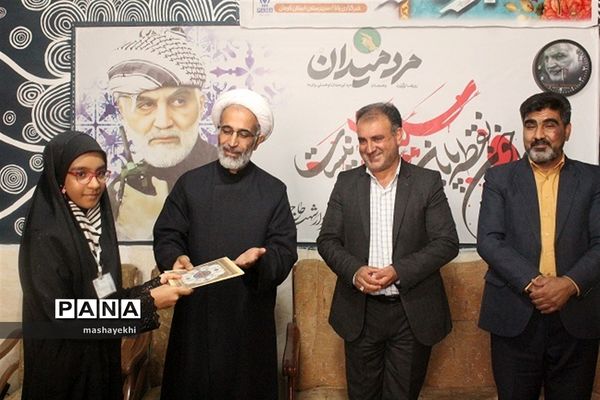 تجلیل از خبرنگاران پانا توسط رئیس رسانه و تبلیغات فرهنگ و ارشاد اسلامی کرمان