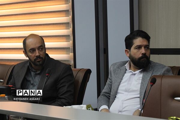 نشست توجیهی طرح «یاریگران زندگی محله‌محور» در آموزش و پرورش شهرستان‌های تهران