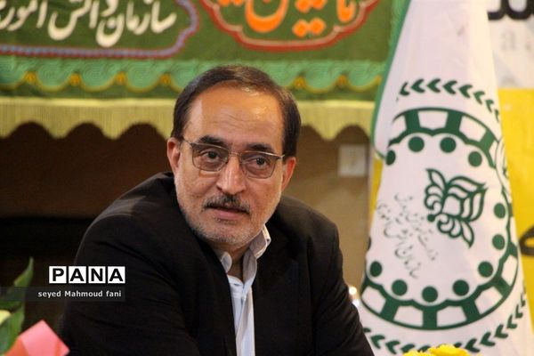 تجلیل مدیرکل آموزش و پرورش استان یزد از تعدادی از دانش‌آموز خبرنگاران پانا