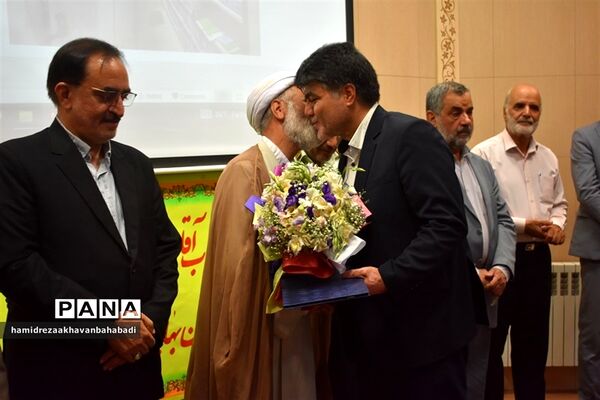 مدیرجدید اداره آموزش و پرورش بهاباد معرفی شد