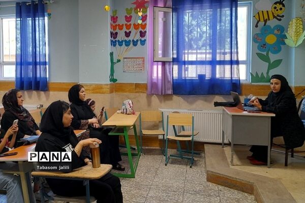 برگزاری کلاس تحکیم بنیان خانواده در پایگاه تابستانی ناحیه ۲ بهارستان