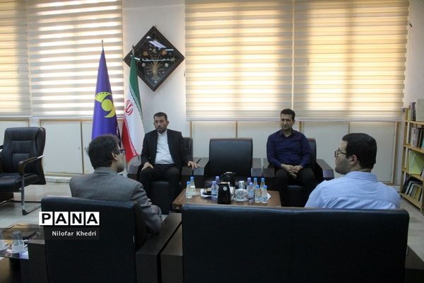 به مناسبت روز خبرنگار  دیدار مدیرکل آموزش و پرورش استان بوشهر با مدیر کل صدا و سیما بوشهر  و کارکنان