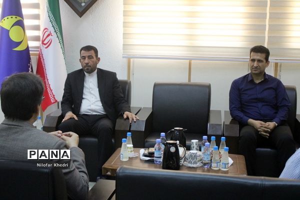 به مناسبت روز خبرنگار  دیدار مدیرکل آموزش و پرورش استان بوشهر با مدیر کل صدا و سیما بوشهر  و کارکنان