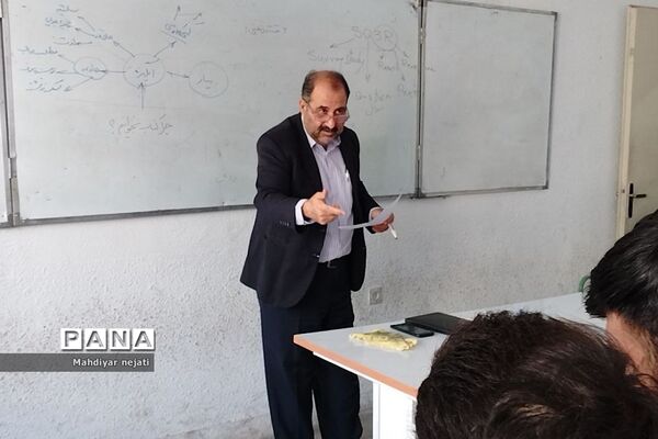 برگزاری کارگاه مشاوره کنکور و روش‌های نوین مطالعه در دبیرستان پسرانه سما رودهن