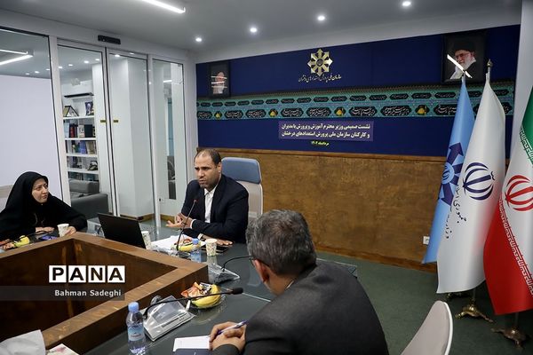 بازدید وزیر آموزش و پرورش از سازمان ملی پرورش استعدادهای درخشان