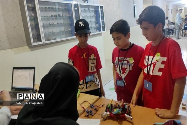 برگزاری دومین دوره مسابقات رباتیک هوش‌مصنوعی در پژوهش‌سرای باقرالعلوم شهرستان‌قرچک