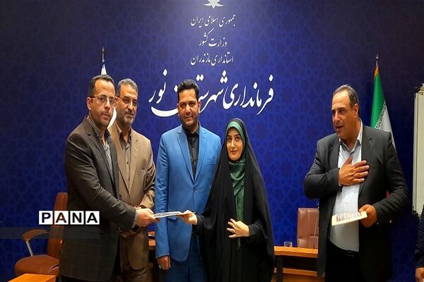 نشست خبرنگاران در فرمانداری شهرستان نور