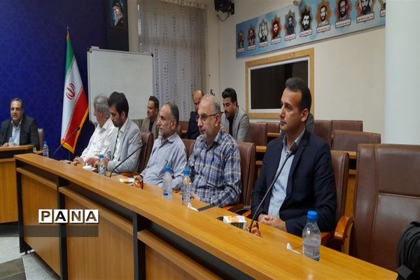 نشست خبرنگاران در فرمانداری شهرستان نور