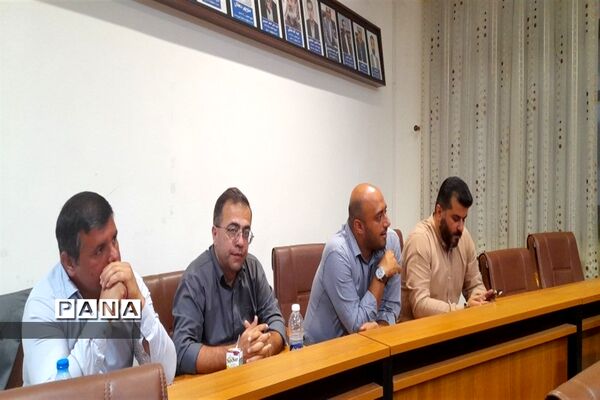نشست خبرنگاران در فرمانداری شهرستان نور
