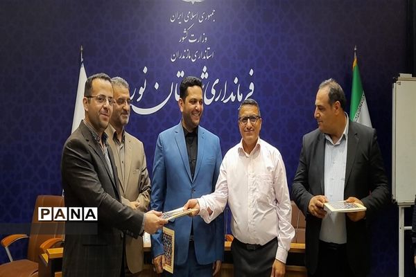 نشست خبرنگاران در فرمانداری شهرستان نور